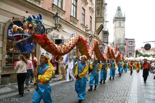 Největší pouliční folklor a průvod v centru Prahy