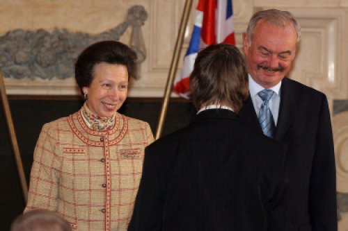 Britská princezna Anna ocenila letošní absolventy Programu EDIE
