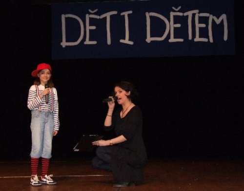 Děti tleskaly dětem