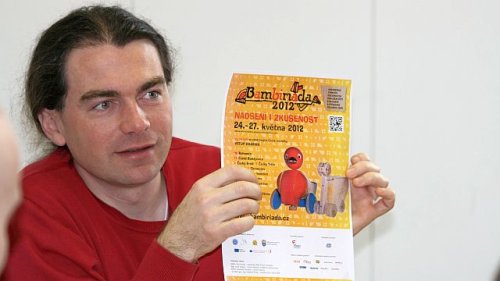 Nadšení i zkušenost v režii bambiriádních měst