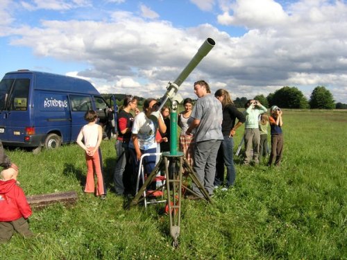 S Astrobusem mohou děti poznat krásy noční oblohy