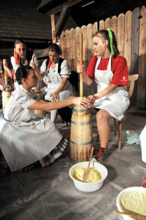Slovenský folklor roztančí Valašské muzeum v přírodě v Rožnově pod Radhoštěm