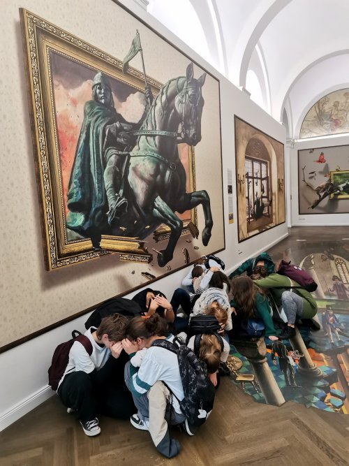 Když se historie dá vidět jinak: Za pražským orlojem do Illusion Art Museum